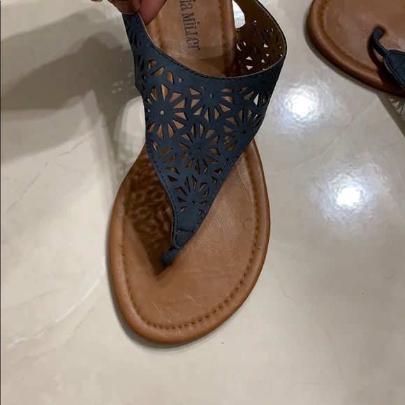 Sandals - Picture 2 of 3